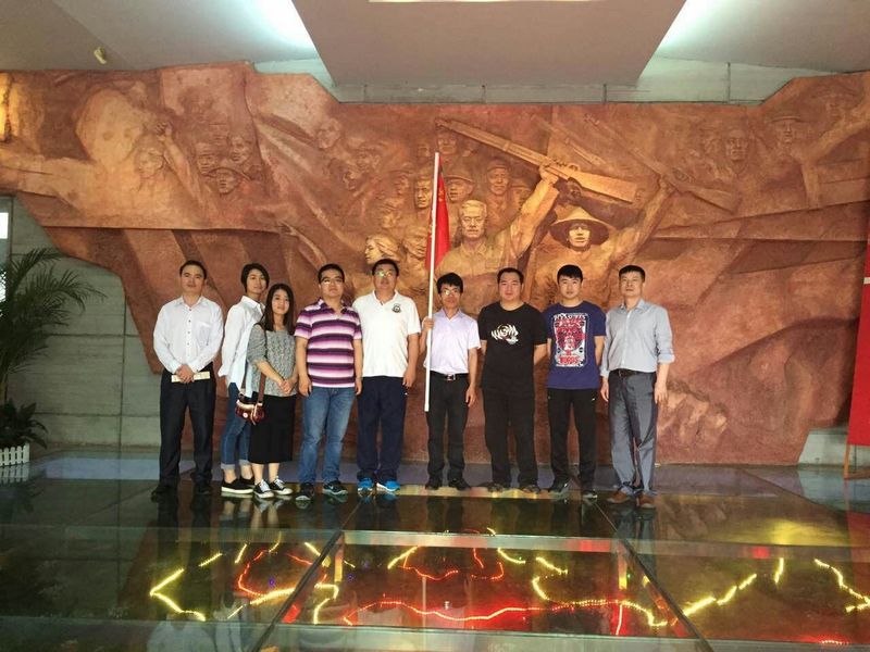 “寻找红色足迹、感受革命力量”